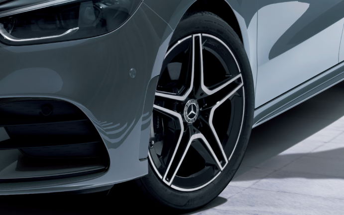 メルセデスベンツBクラスの新車価格に見合う価値